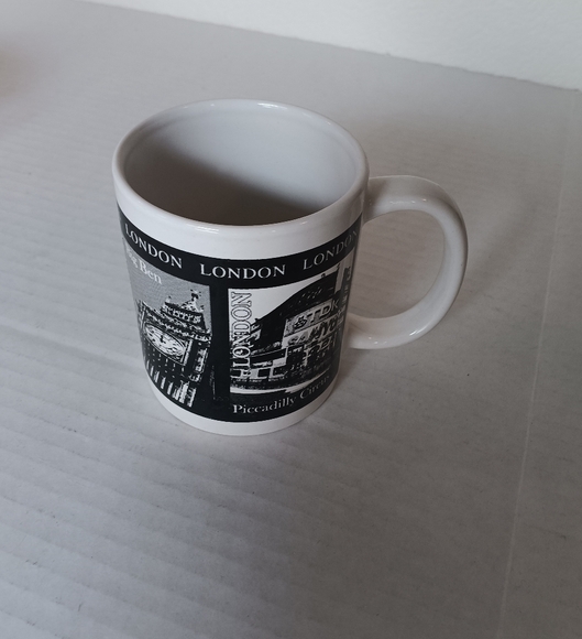 London Coffee Mug Tower Bridge Themed White Cup - Picture 3 of 5